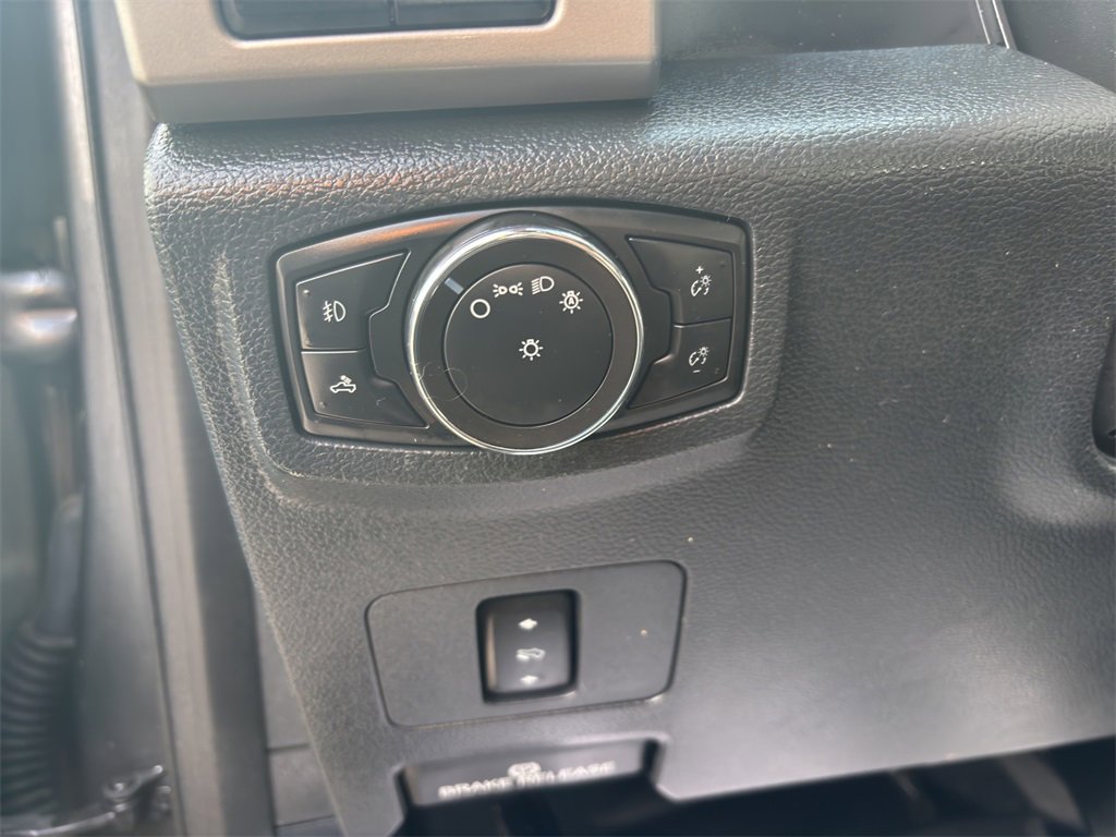 Certified 2022 Ford F350 Lariat w/ Lariat Value Package image 15