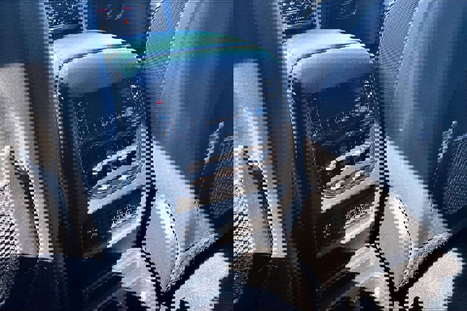 Used 2024 Jeep Grand Cherokee L Overland image 34