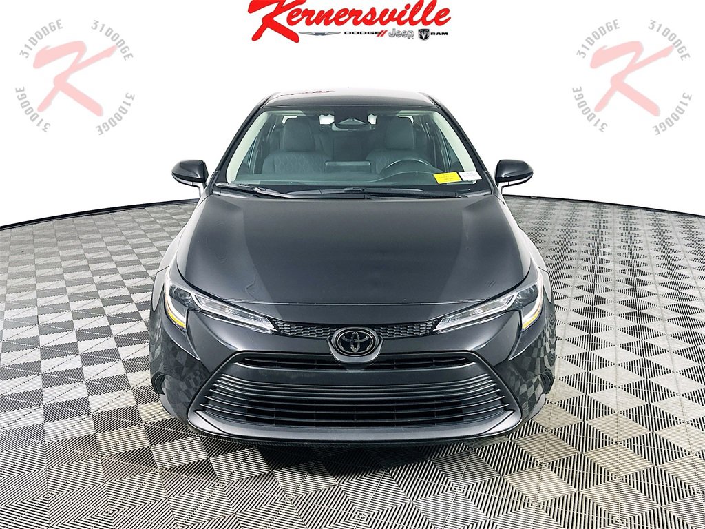 Used 2024 Toyota Corolla LE image 2