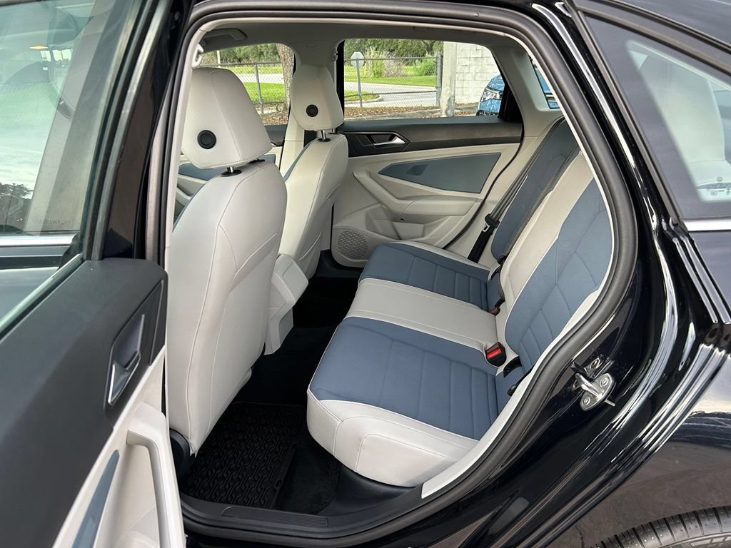 Used 2026 Volkswagen Jetta SE FWD image 50