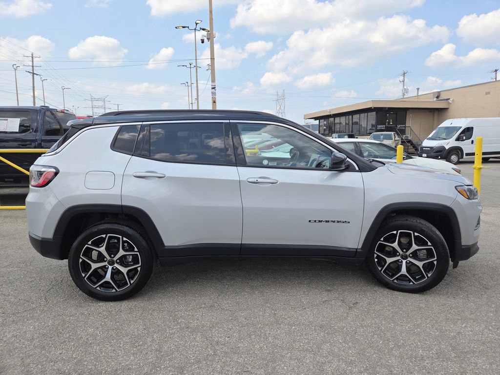 Used 2025 Jeep Compass Limited AWD/4WD image 16