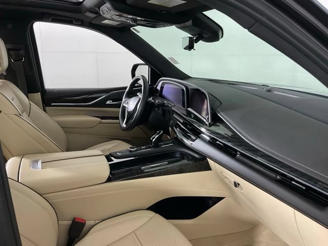 Certified 2024 Cadillac Escalade ESV Premium Luxury w/ Performance Package AWD/4WD image 29