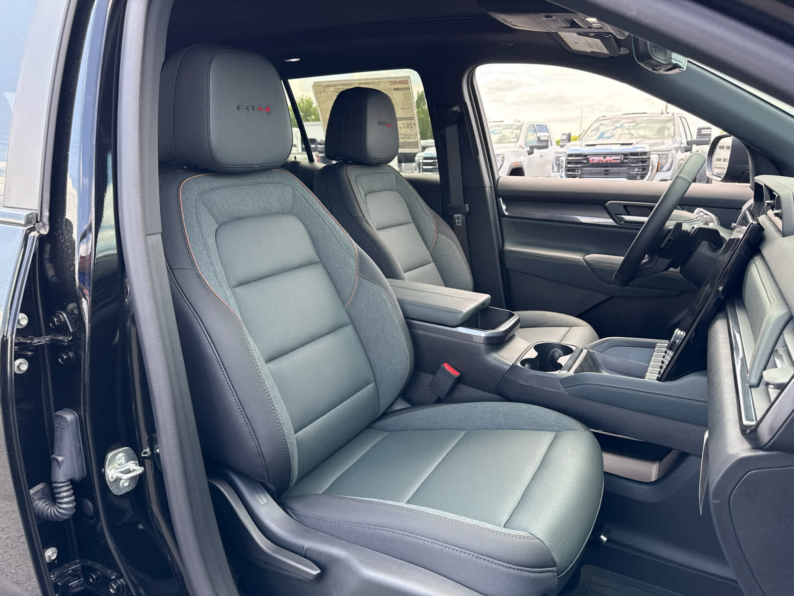 New 2027 GMC Terrain AT4 w/ Technology Package II AWD/4WD image 26