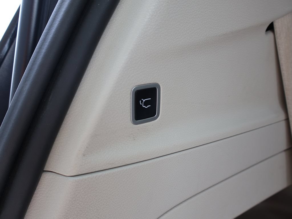 Used 2024 Chrysler Pacifica Touring-L FWD image 15