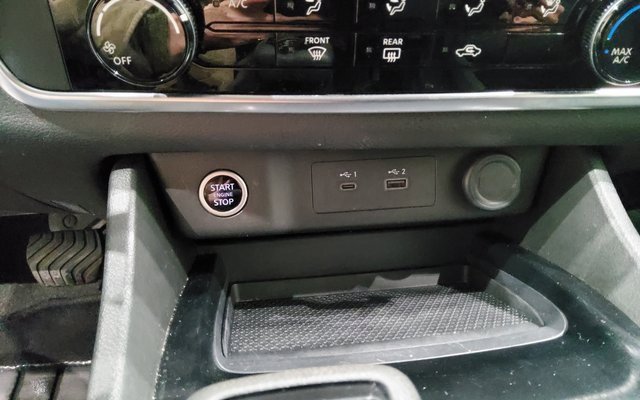 Used 2023 Nissan Rogue S image 29