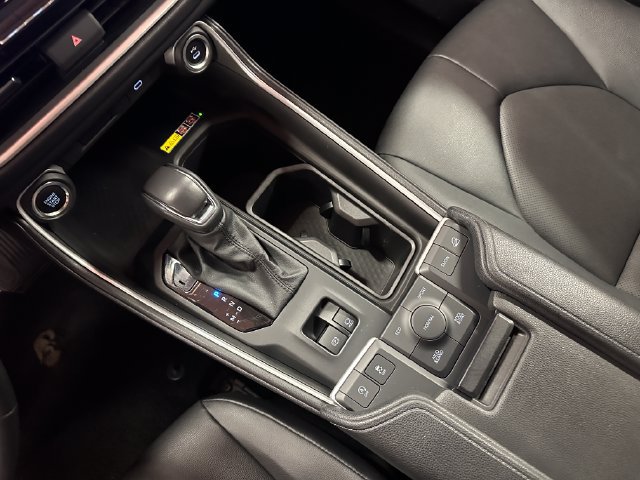 Used 2025 Toyota Grand Highlander AWD image 24