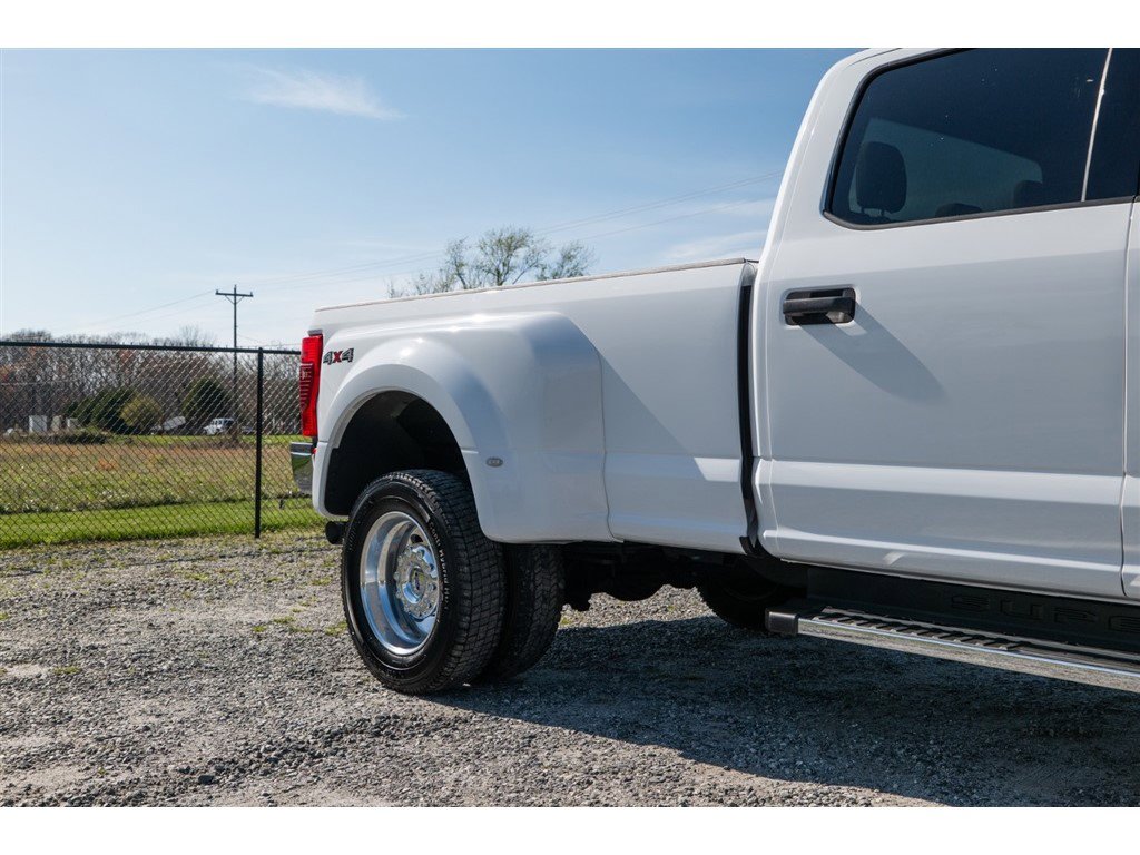 Used 2022 Ford F450 XLT w/ Camper Package image 31