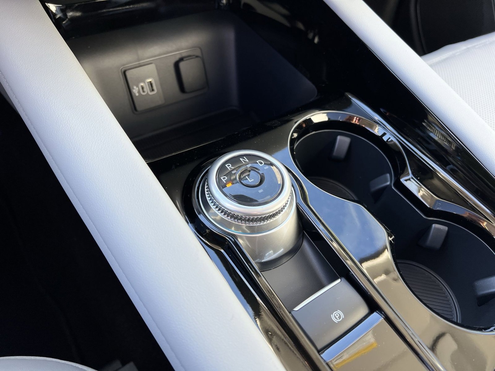 New 2026 Ford Explorer Platinum w/ LUX Leather Package image 22