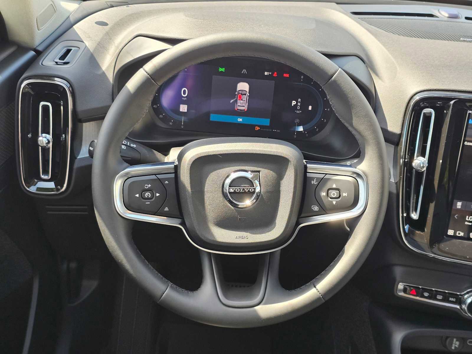 New 2025 Volvo XC40 B5 Ultra w/ Protection Package Premier image 18