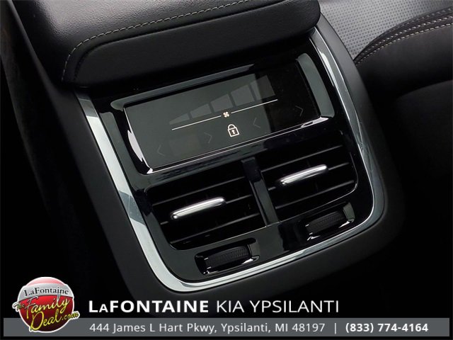 Used 2022 Volvo XC60 B6 Inscription w/ Protection Package Premier image 60