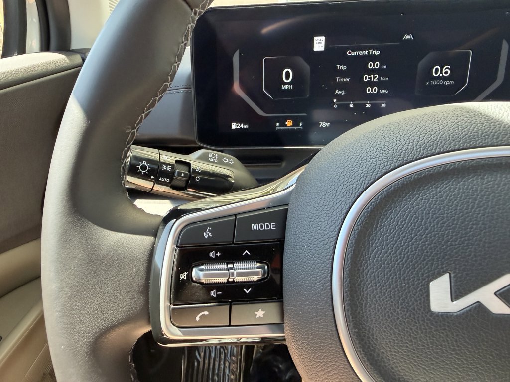 Used 2026 Kia Carnival SX FWD image 31