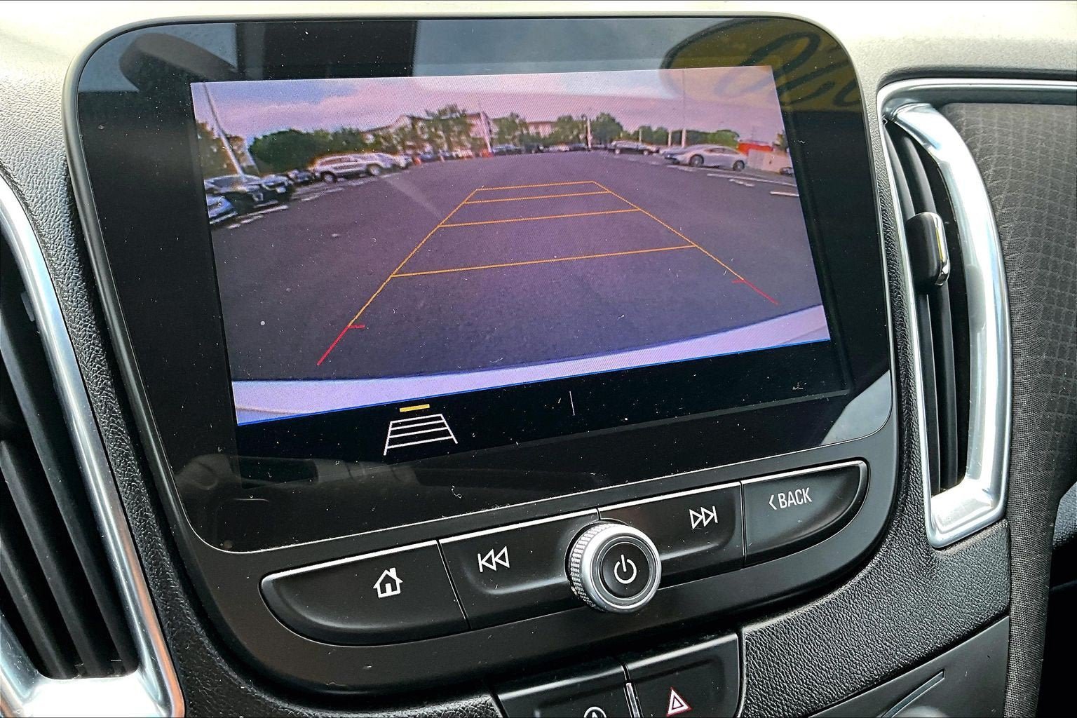 Used 2020 Chevrolet Malibu LT FWD image 20