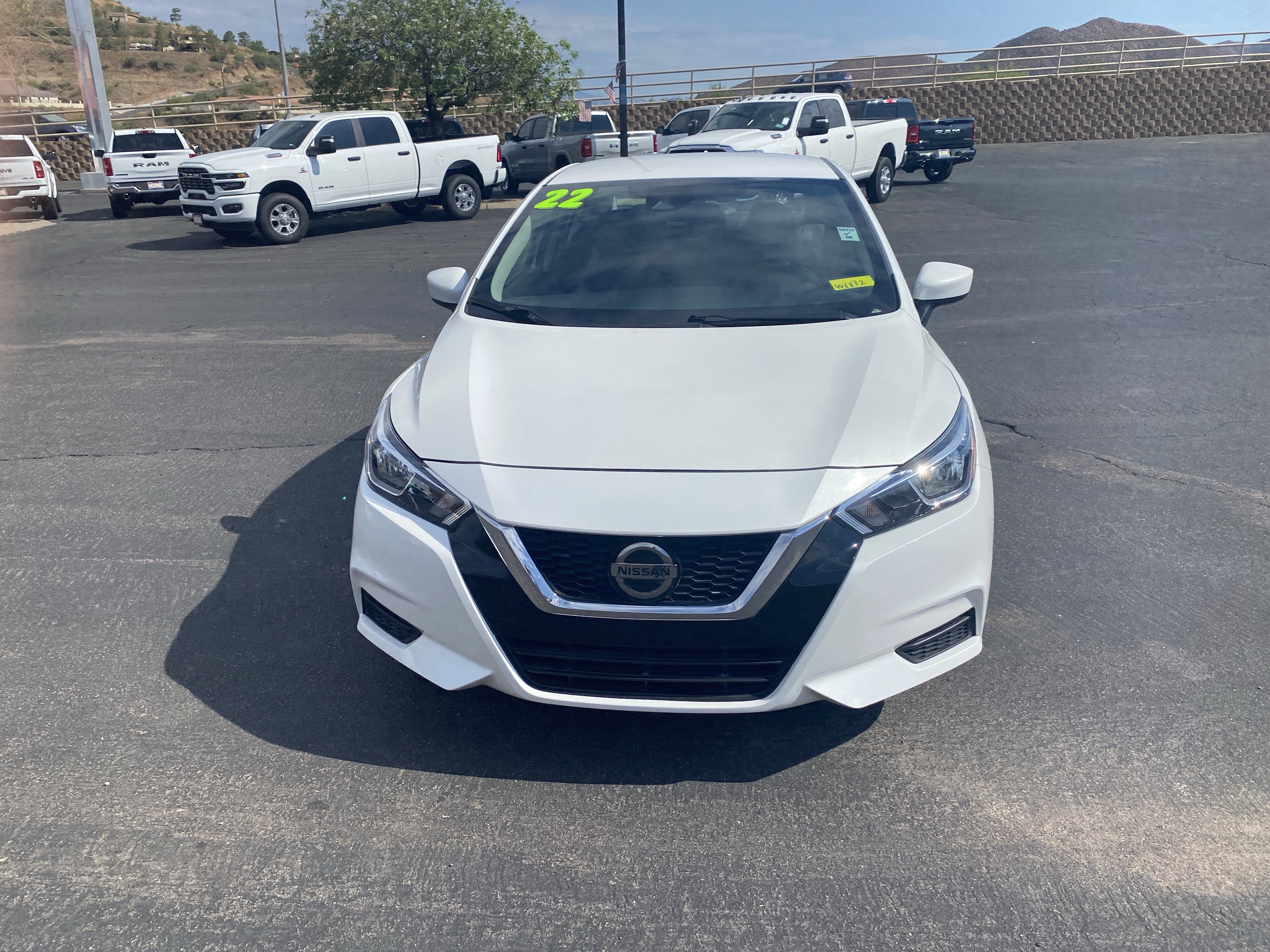 Used 2022 Nissan Versa SV FWD image 6