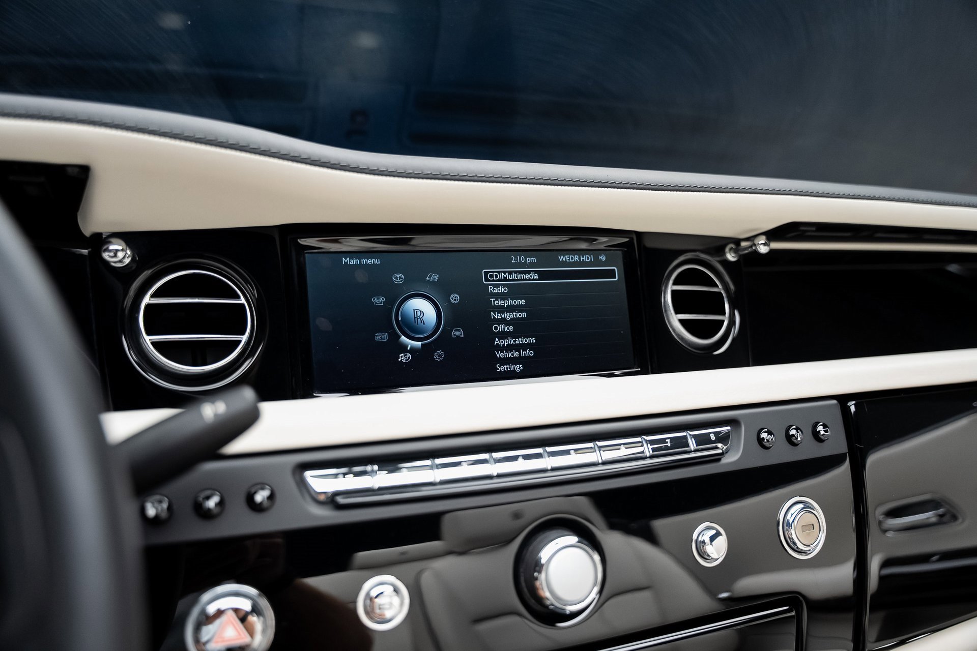 Used 2013 Rolls-Royce Phantom Drophead Coupe image 49