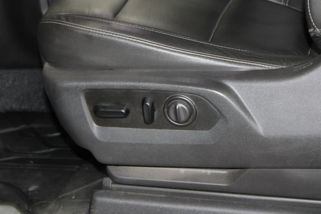 Used 2019 Chevrolet Silverado 1500 LT Trail Boss AWD/4WD image 35
