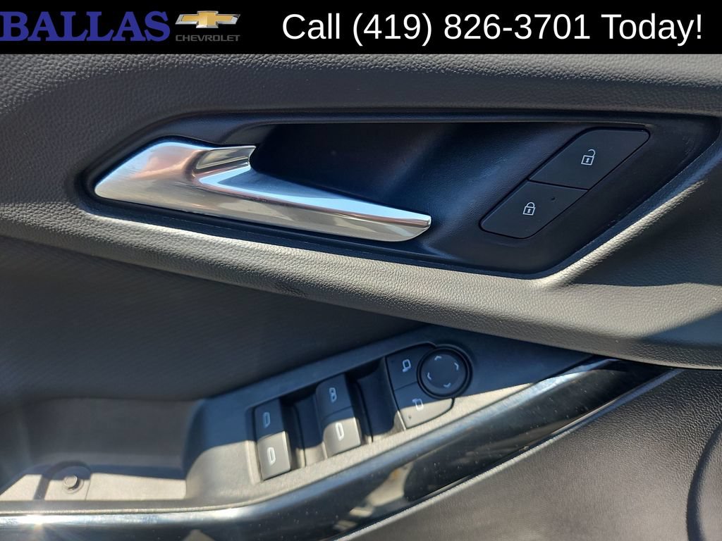 Certified 2025 Chevrolet Equinox LT FWD image 24