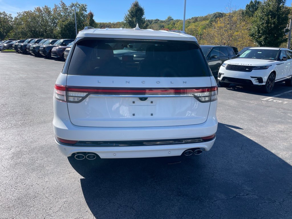 Used 2023 Lincoln Aviator Reserve w/ Equipment Group 201A AWD/4WD image 9