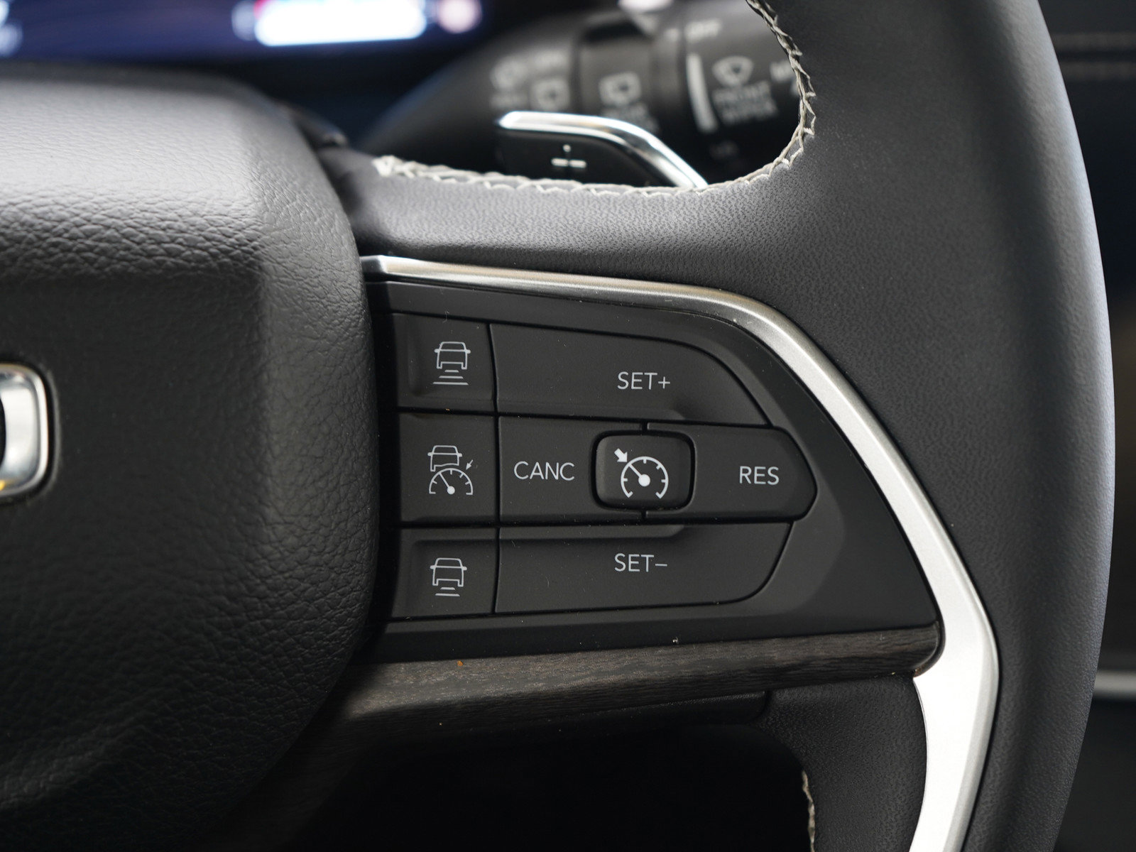 Used 2024 Jeep Grand Cherokee Limited image 25