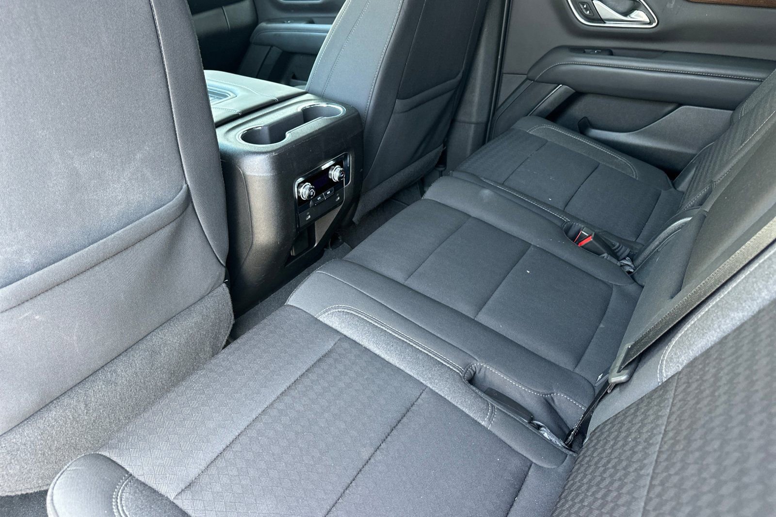 Used 2022 GMC Yukon SLE image 14