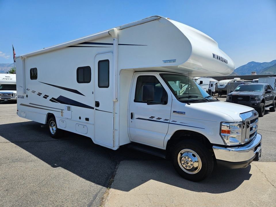 Used 2018 Ford E-450 and Econoline 450 Super Duty w/ Motorhome Prep Package RWD image 2