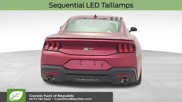 Used 2025 Ford Mustang GT Premium RWD image 8