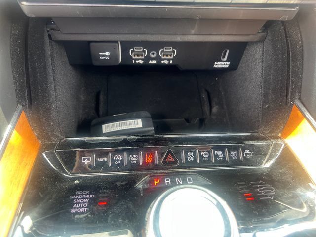 Used 2022 Jeep Grand Wagoneer Series III AWD/4WD image 18