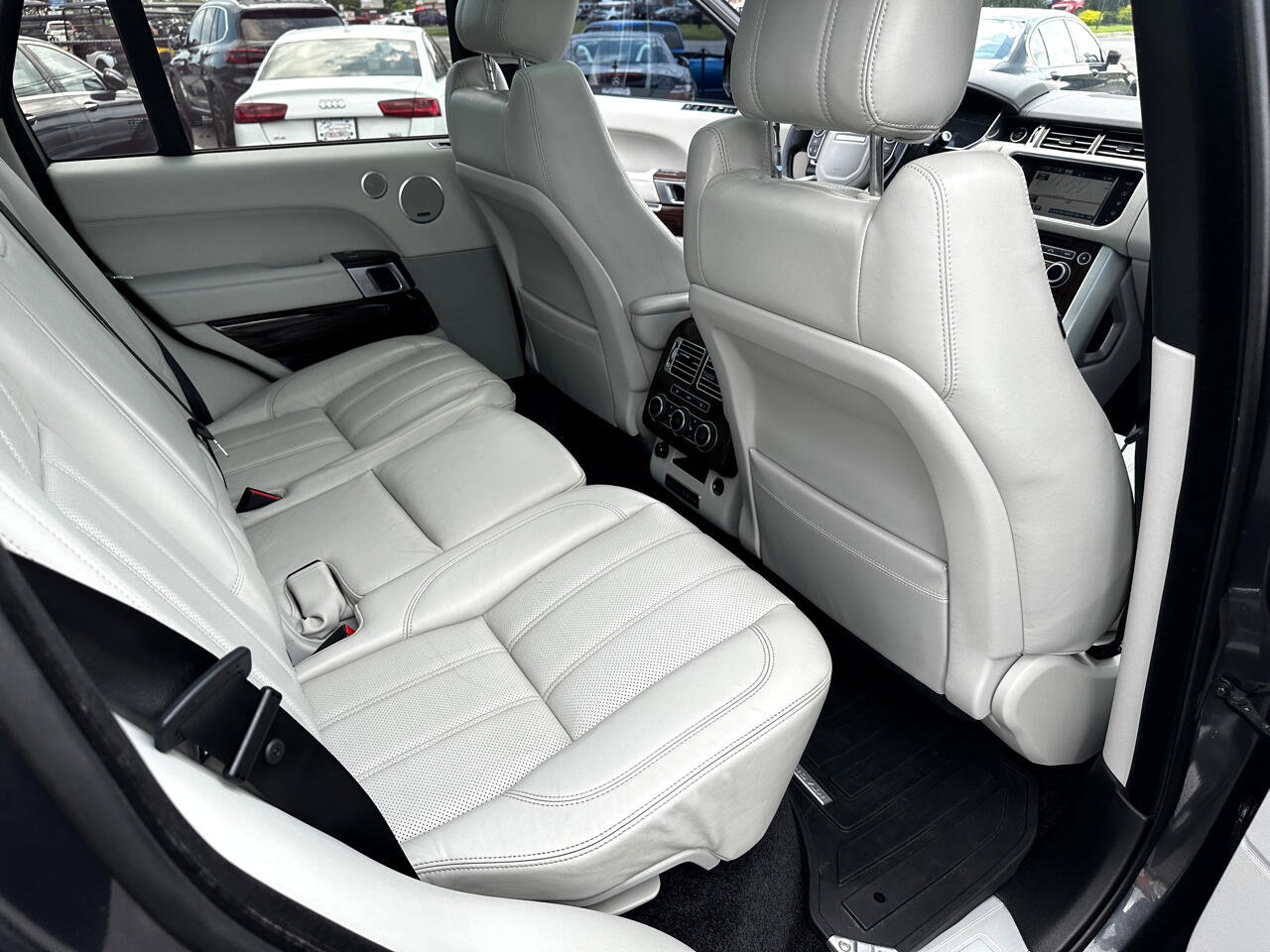 Used 2016 Land Rover Range Rover HSE image 22