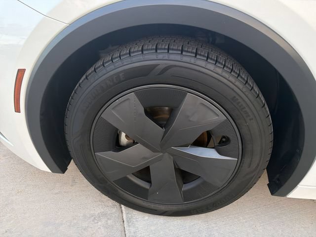 Certified 2025 Toyota Prius LE FWD image 30