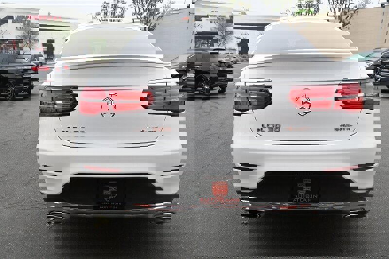 Used 2018 Mercedes-Benz GLC 300 4MATIC Coupe image 10