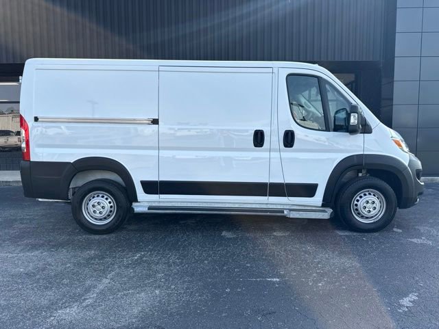 Used 2025 RAM ProMaster 2500 w/ U-Haul Equipment Group FWD image 2
