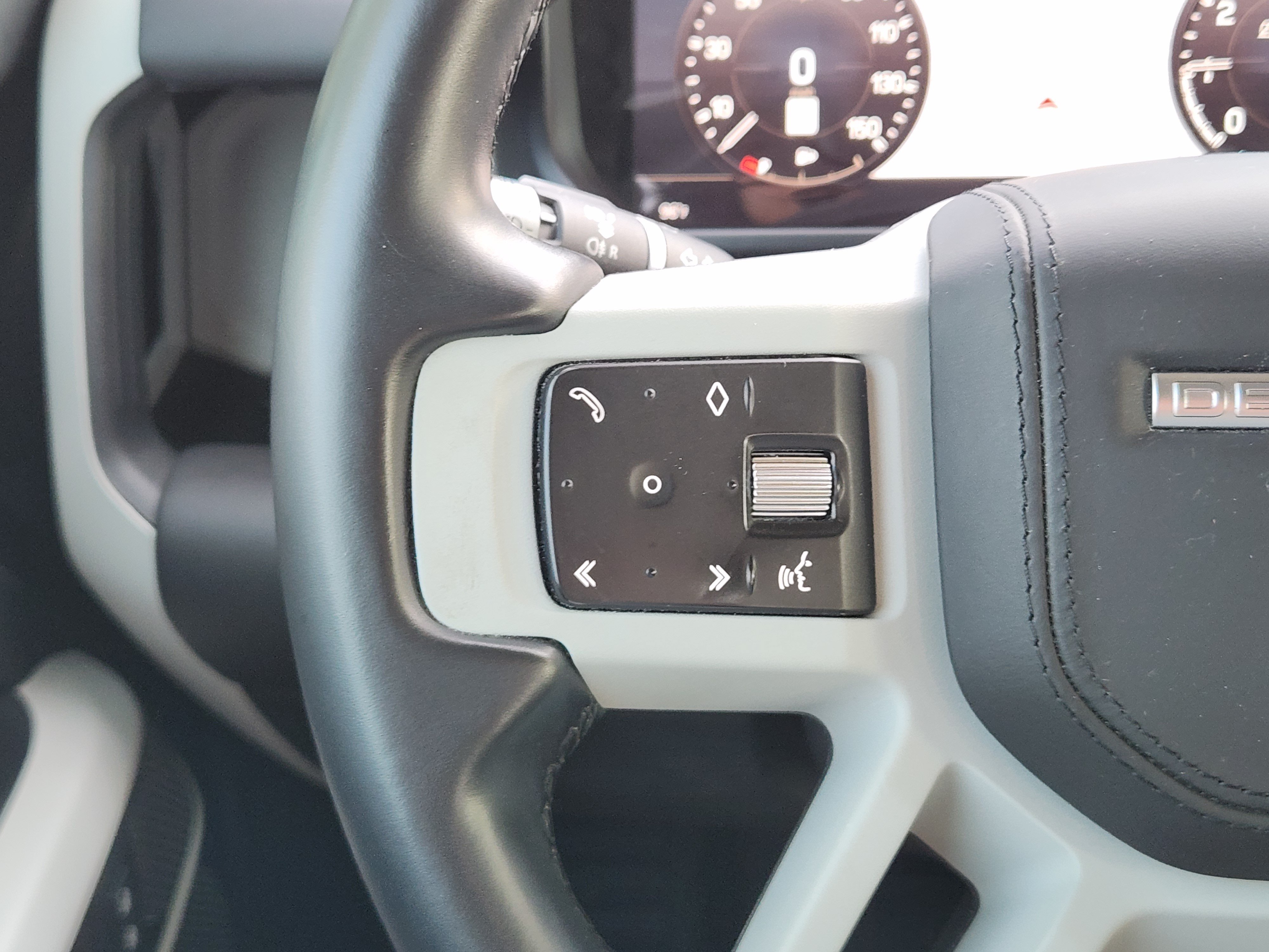 Used 2020 Land Rover Defender 110 HSE AWD/4WD image 20