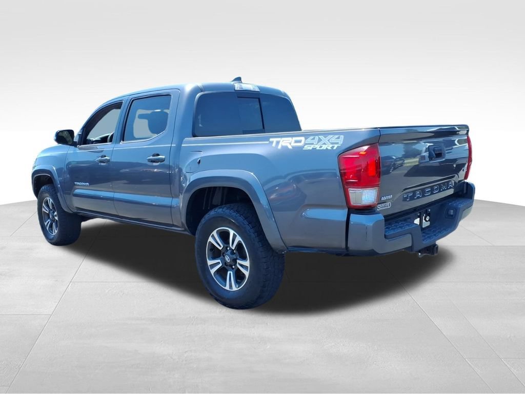 Used 2017 Toyota Tacoma TRD Sport w/ Tow Package (A/T) AWD/4WD image 24