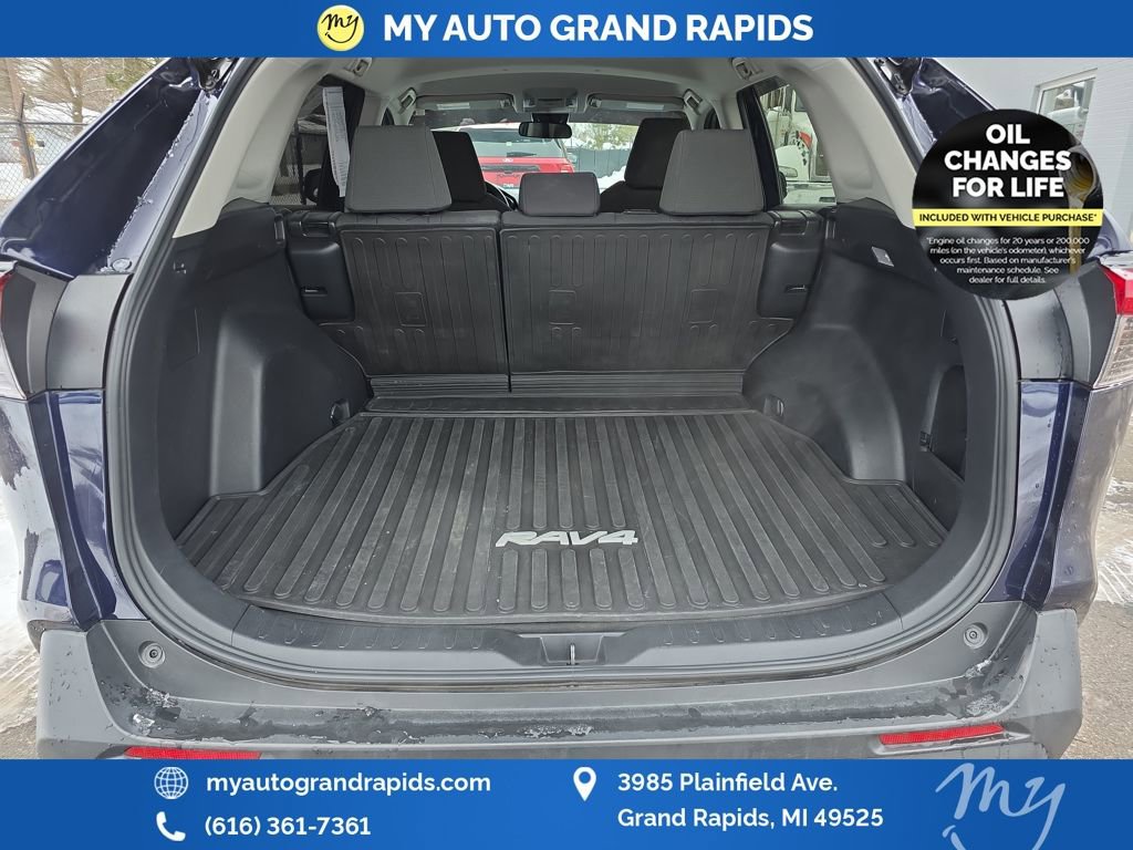 Used 2021 Toyota RAV4 XLE image 24