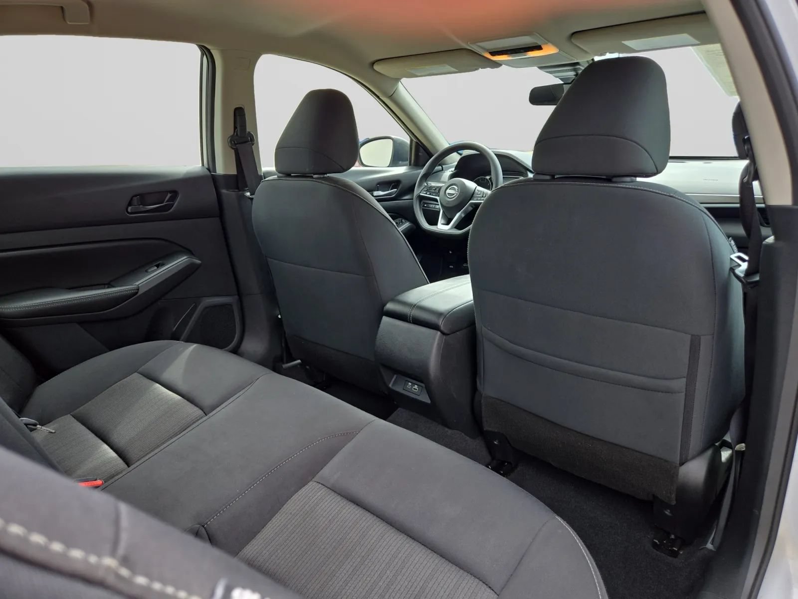 Used 2024 Nissan Altima 2.5 SV FWD image 30