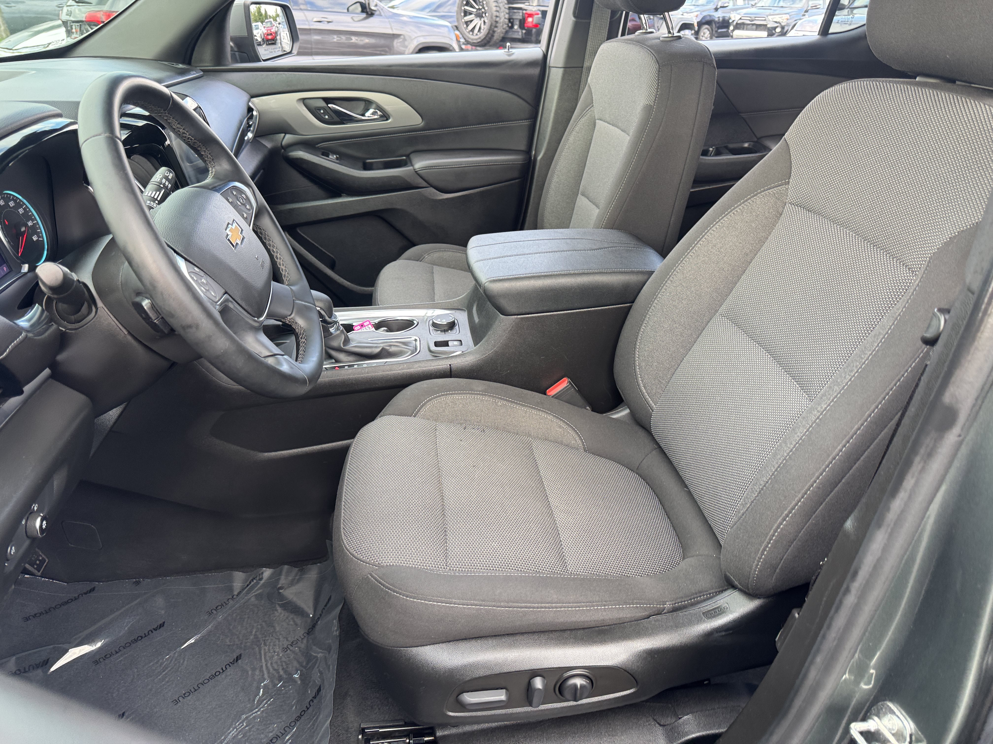 Used 2023 Chevrolet Traverse LT w/ LPO, Cargo Package AWD/4WD image 8