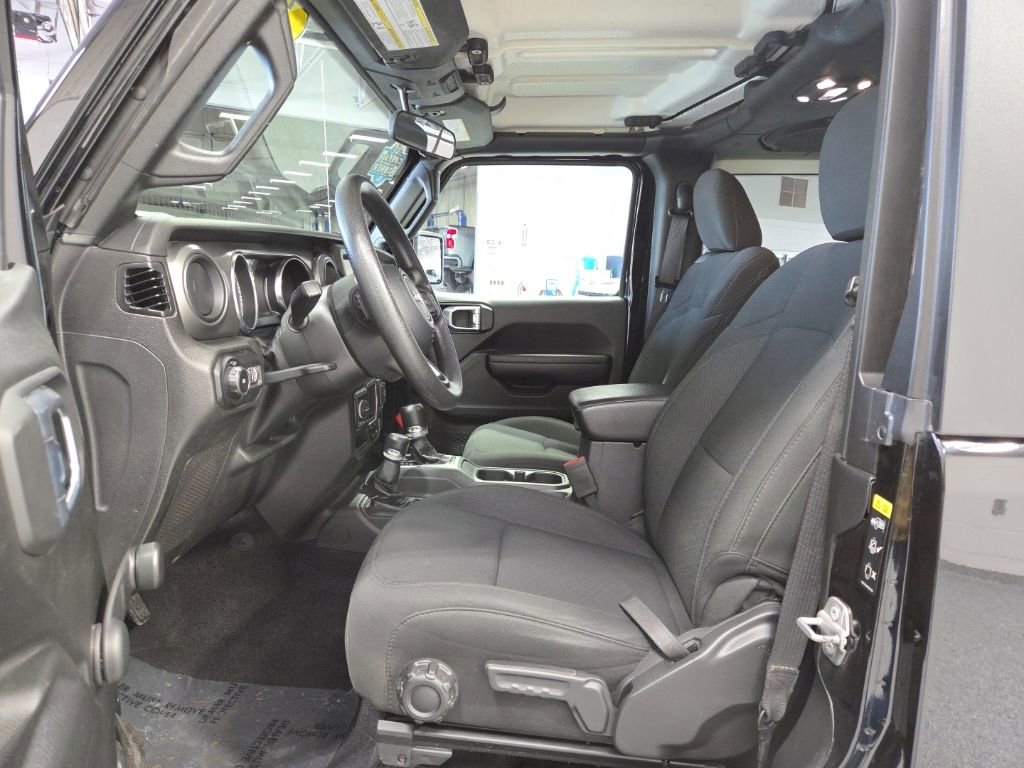 Used 2022 Jeep Wrangler Sport AWD/4WD image 9
