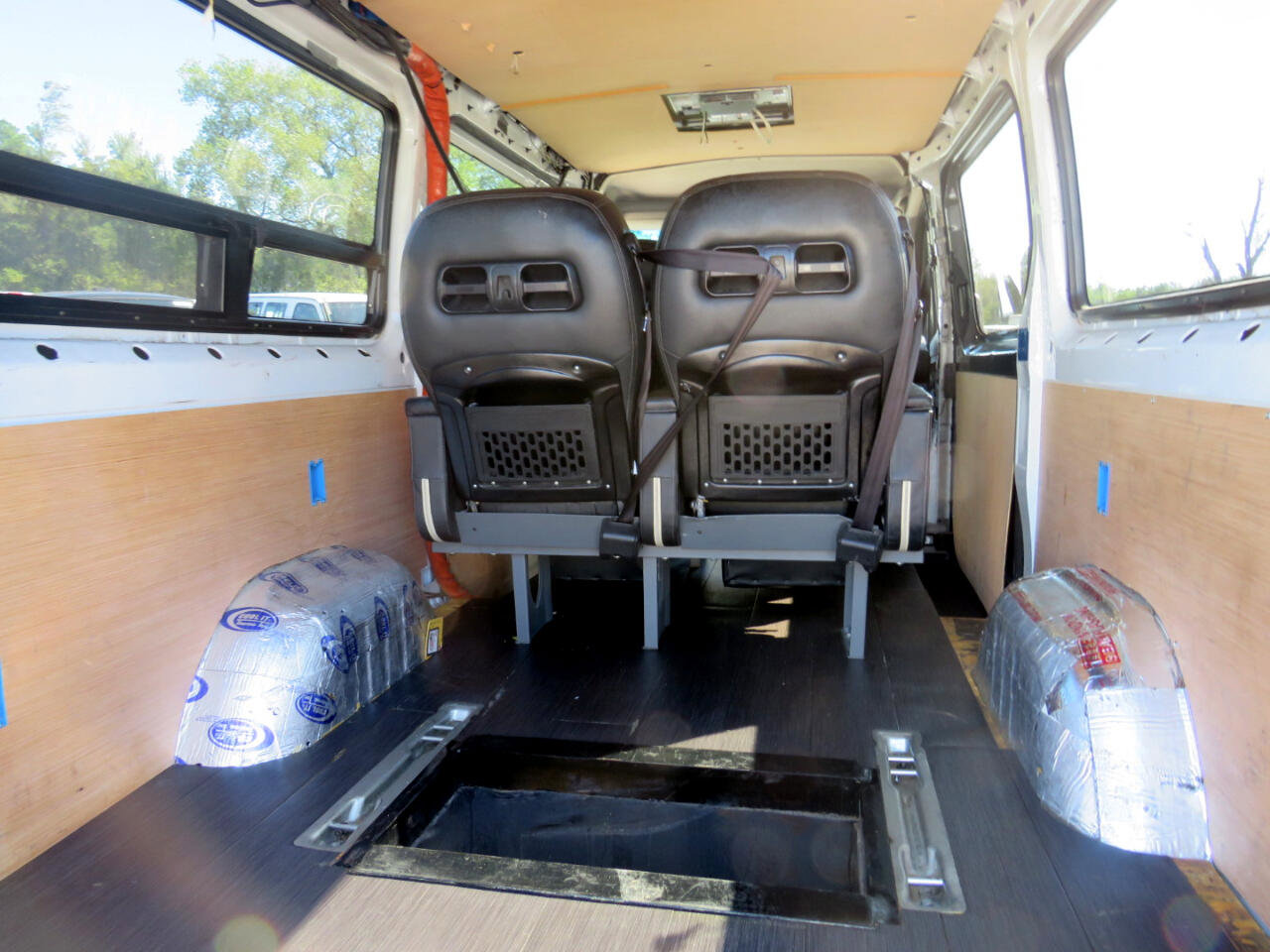 Used 2010 Freightliner Sprinter 2500 image 29