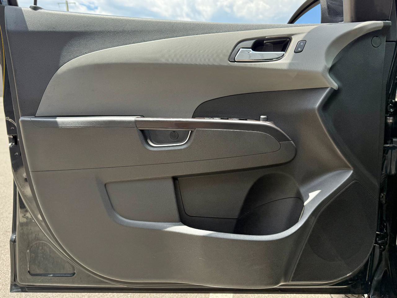 Used 2020 Chevrolet Sonic LT FWD image 16