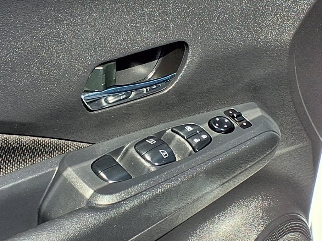 Used 2024 Nissan Kicks SV FWD image 25