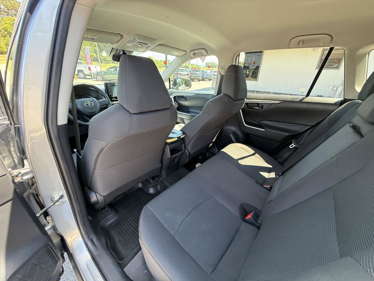 Used 2020 Toyota RAV4 LE w/ All Weather Liner Package FWD image 18