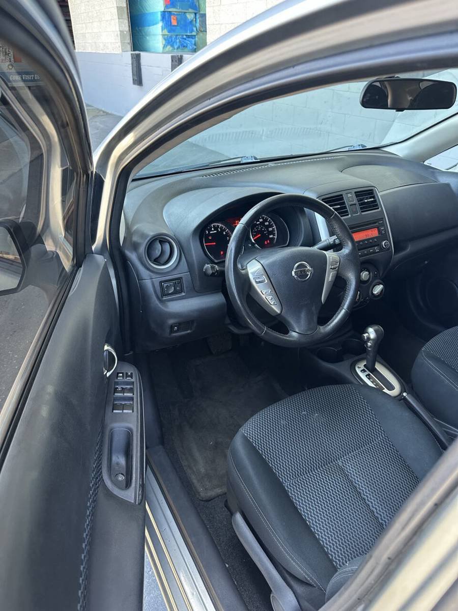 Used 2014 Nissan Versa Note SV FWD image 6