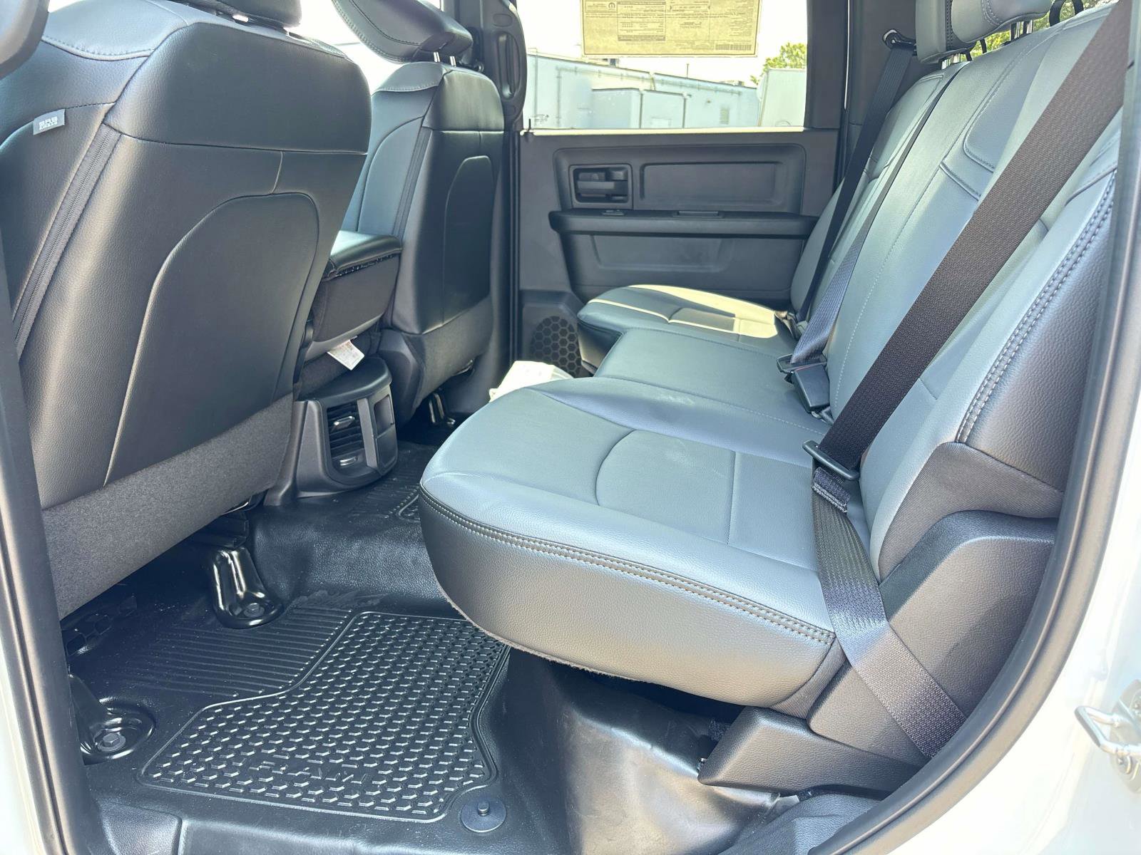 Used 2024 RAM 2500 Tradesman w/ Chrome Appearance Group image 6