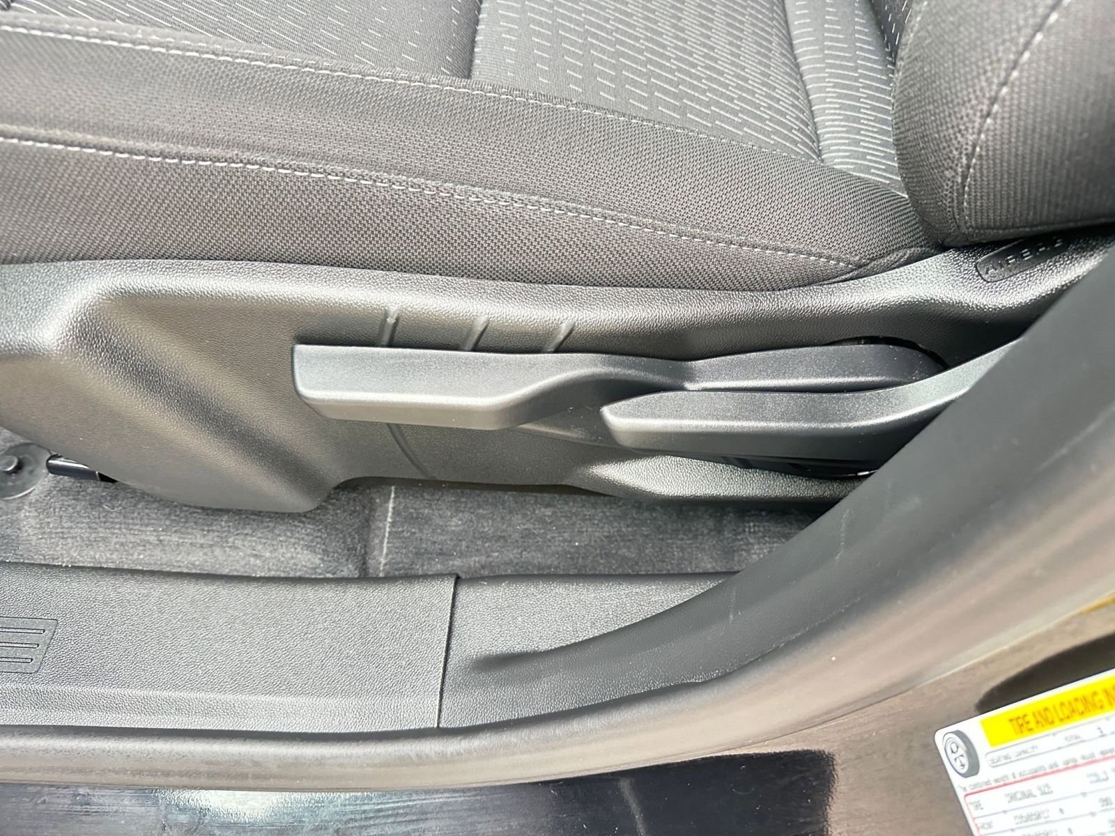 Used 2025 Chevrolet Equinox LT image 23