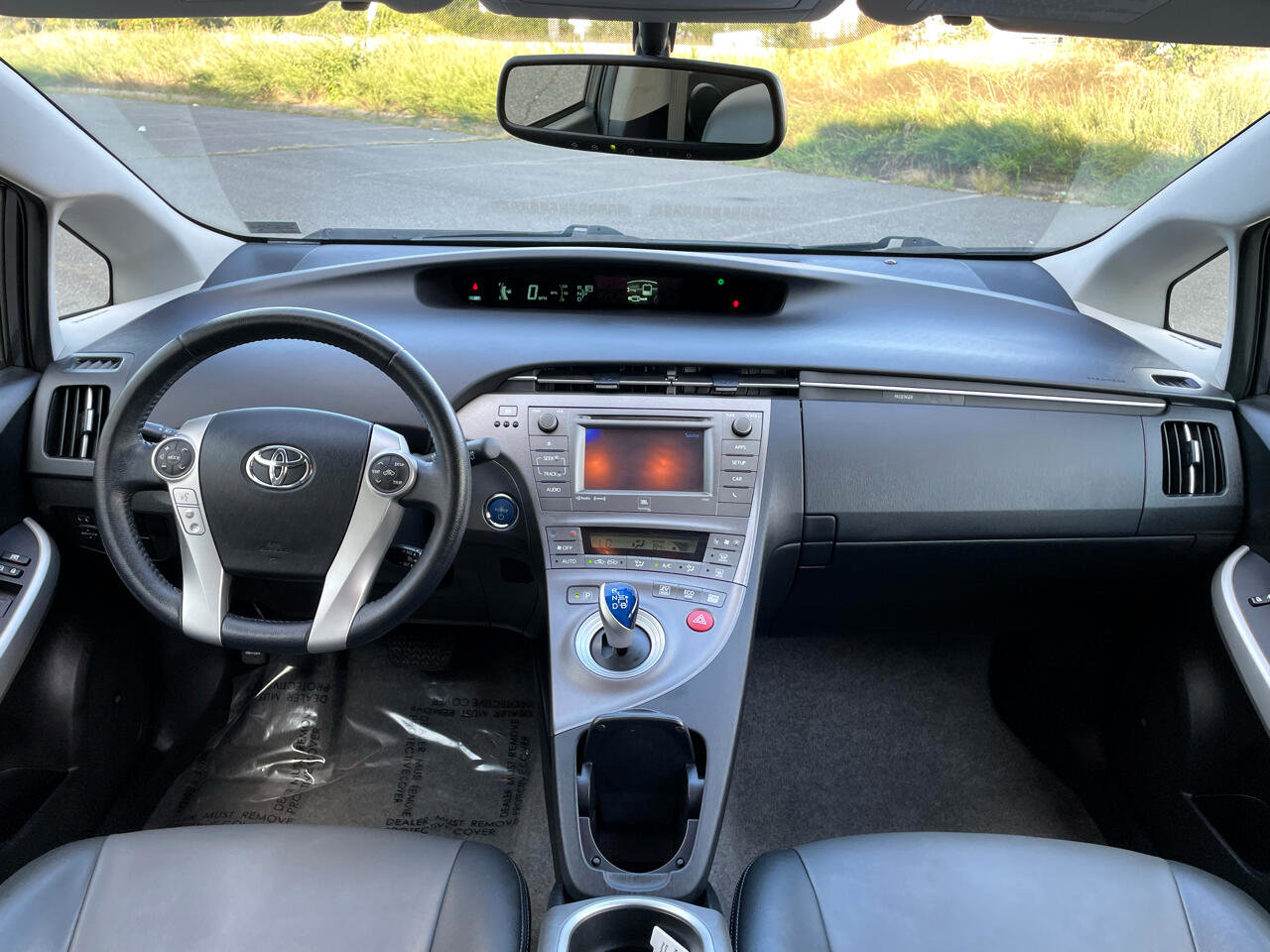 Used 2014 Toyota Prius Three image 2
