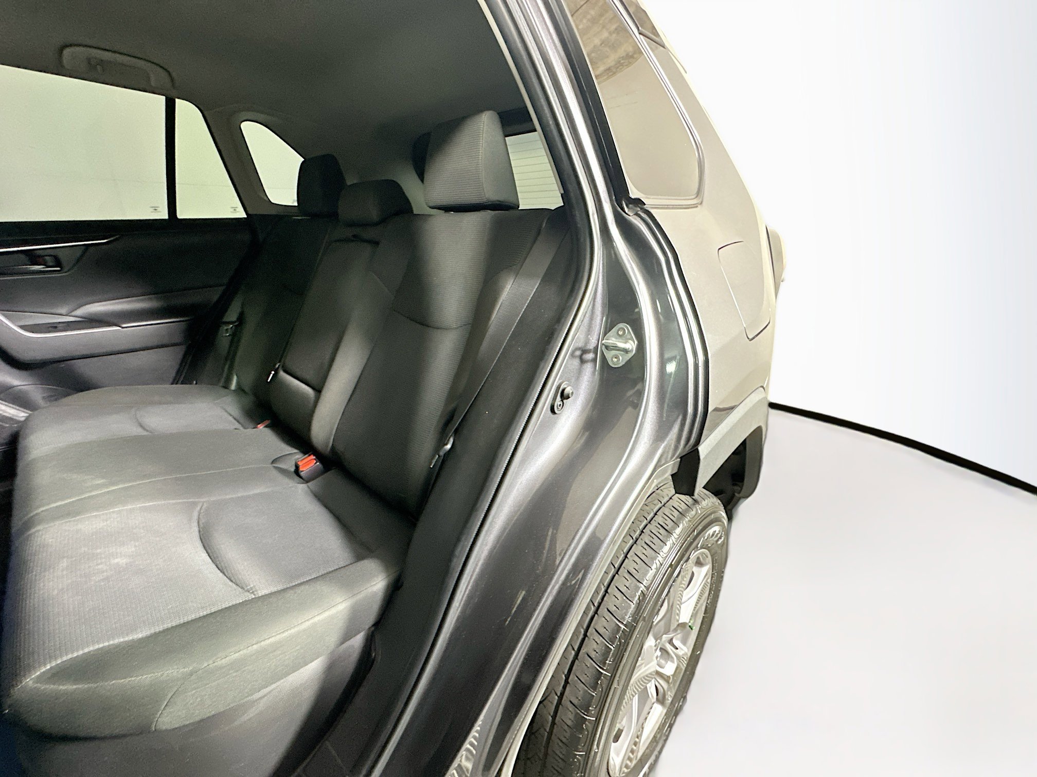 Used 2024 Toyota RAV4 LE AWD/4WD image 25