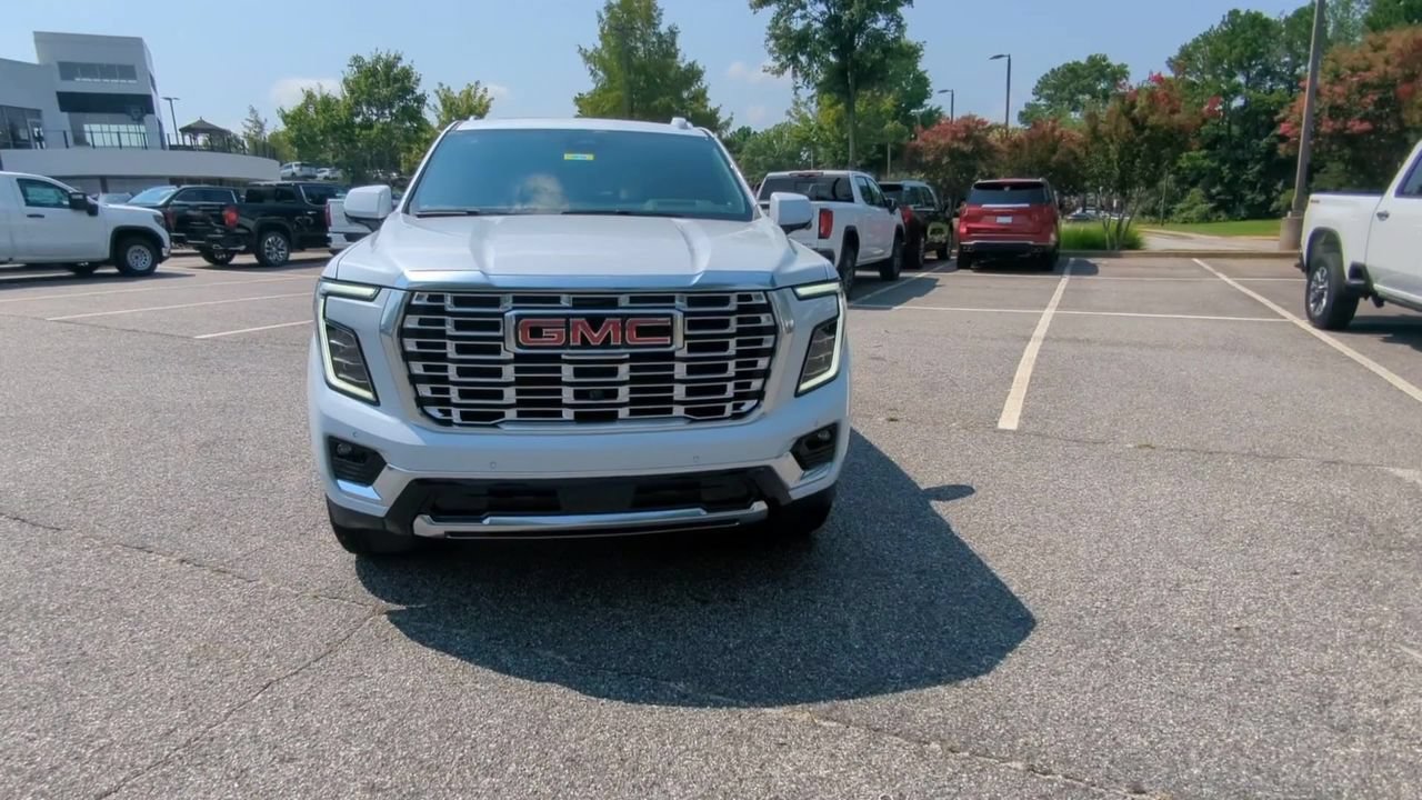 Used 2026 GMC Yukon XL Denali w/ Denali Reserve Package AWD/4WD image 3