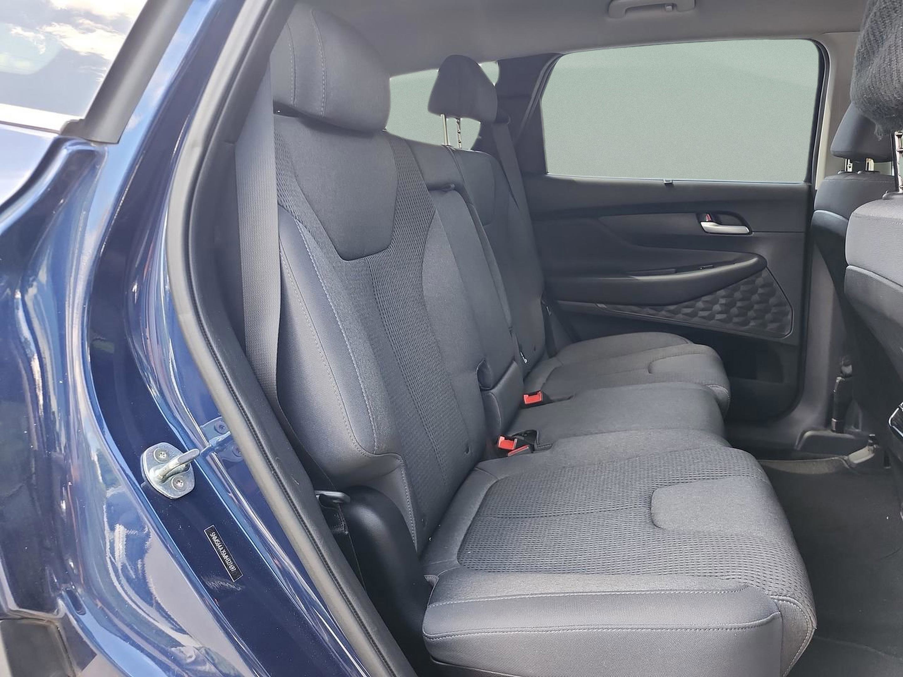 Used 2021 Hyundai Santa Fe SEL w/ Convenience Package FWD image 17