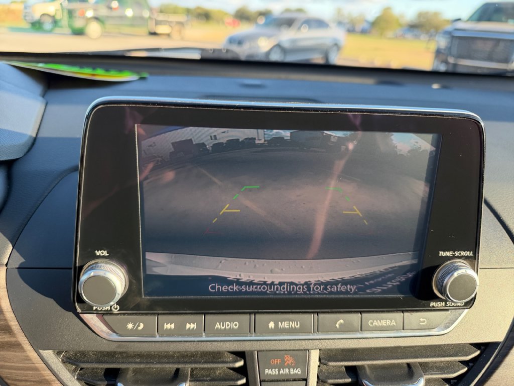Used 2025 Nissan Altima 2.5 SV FWD image 16