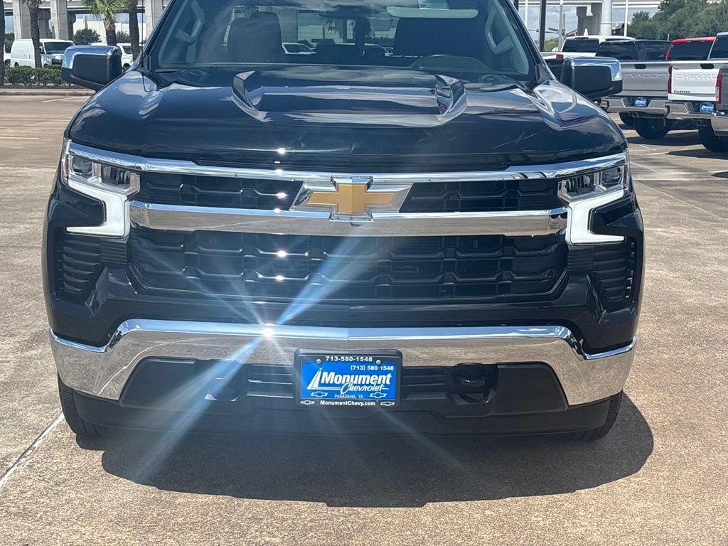 Used 2023 Chevrolet Silverado 1500 LT AWD/4WD image 3