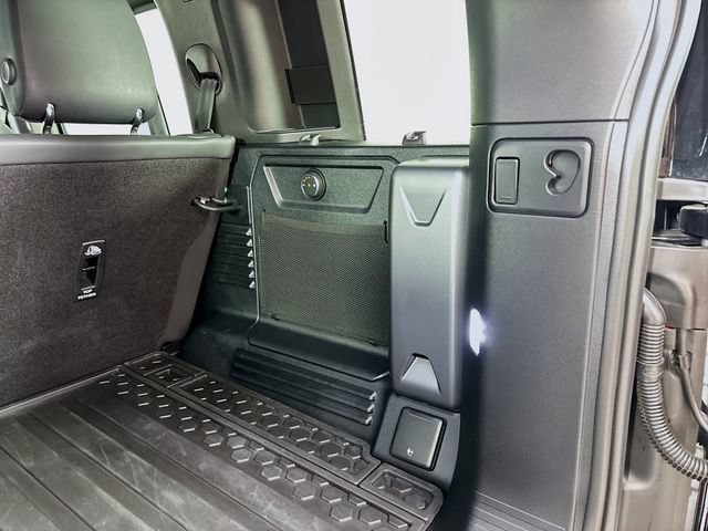 Used 2025 Land Rover Defender 110 AWD/4WD image 32